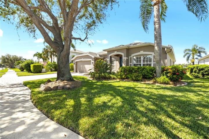 Beautiful neighborhood home with sidewalks and lighted mailbox posts