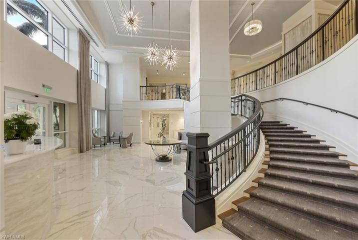 Tavira's lobby is simply stunning. Receive your guests in this newly refurbished space.