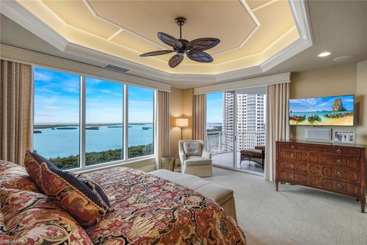 Imagine waking up to this amazzzzzing view!