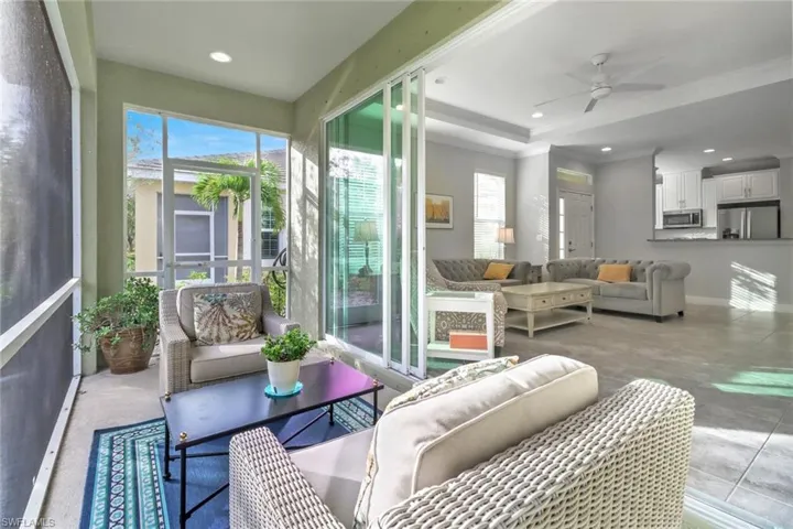 Sunroom with ceiling fan