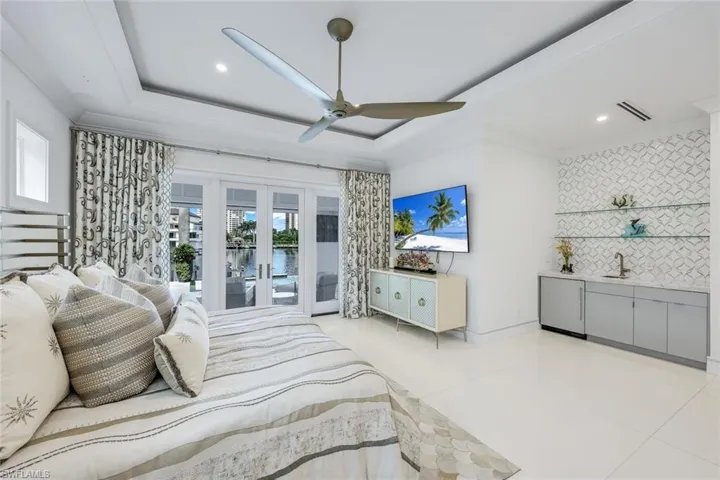 Views of Venetian Bay