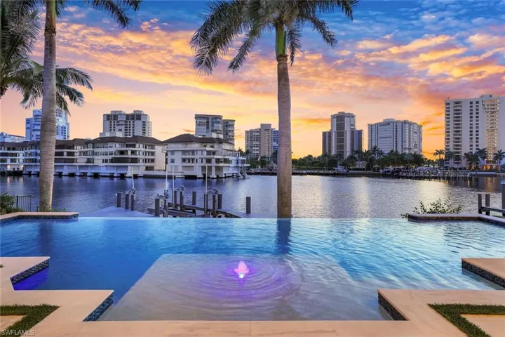 Iconic Naples sunset over Venetian Bay