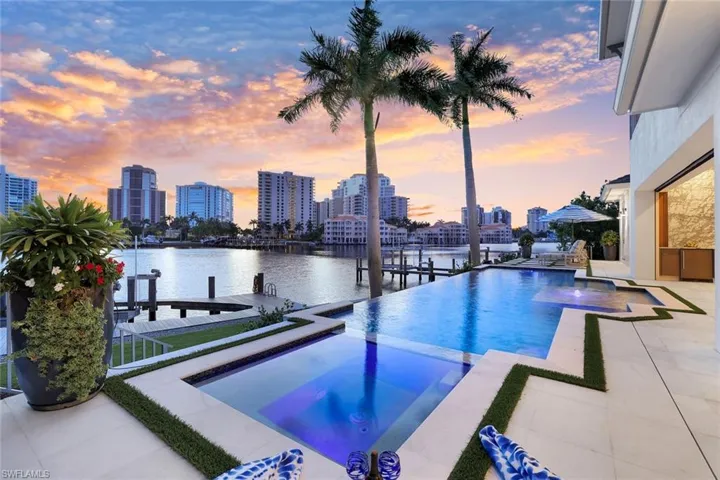 Iconic Naples sunset over Venetian Bay