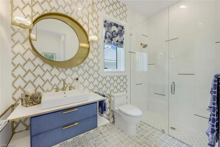 First level guest en-suite