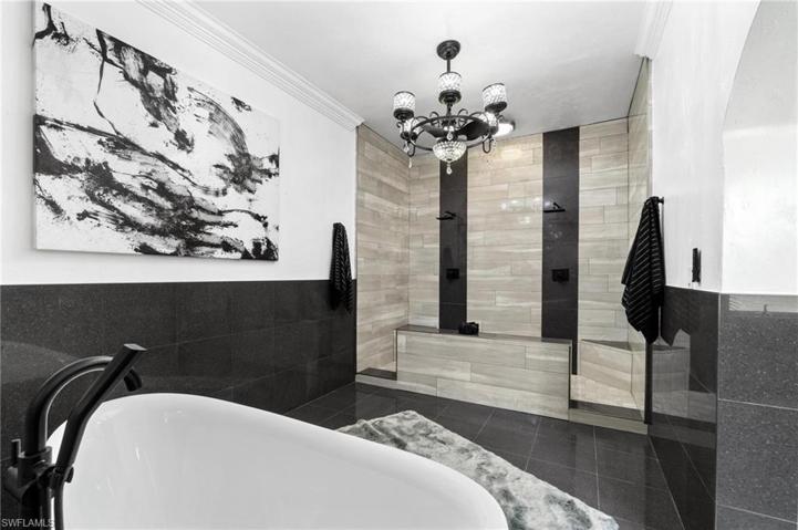 130 1st ST NW, NAPLES FL 34120