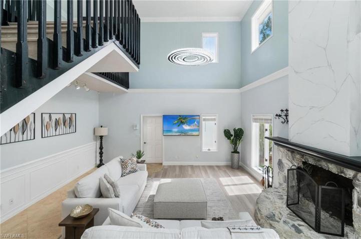 130 1st ST NW, NAPLES FL 34120