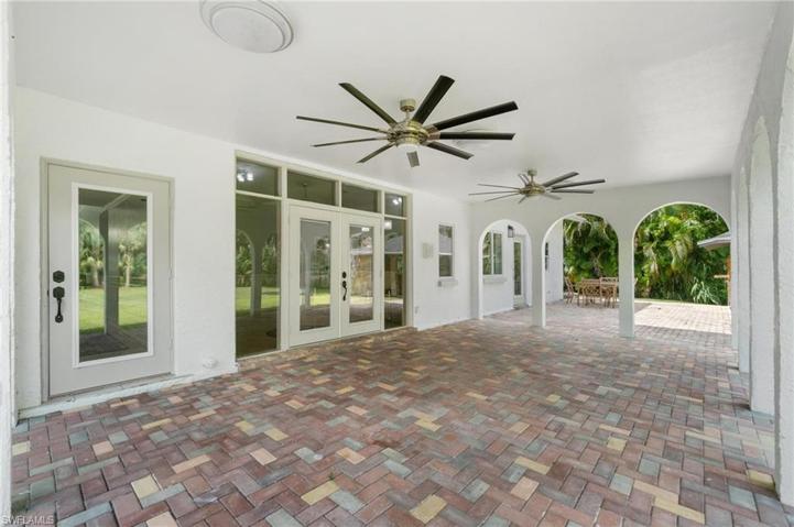 130 1st ST NW, NAPLES FL 34120