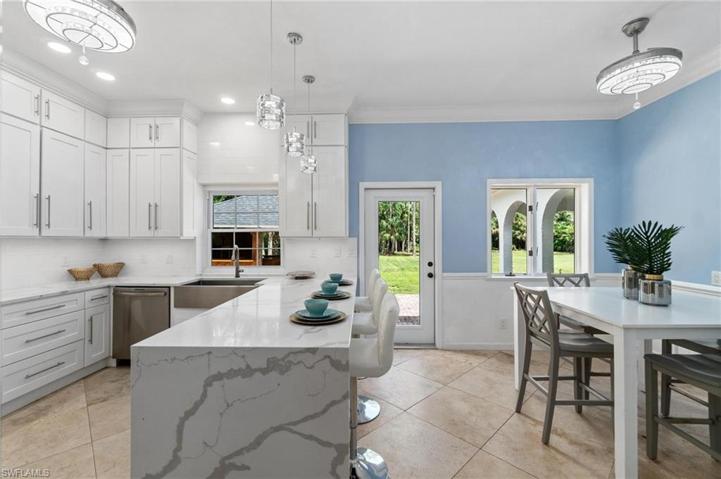 130 1st ST NW, NAPLES FL 34120