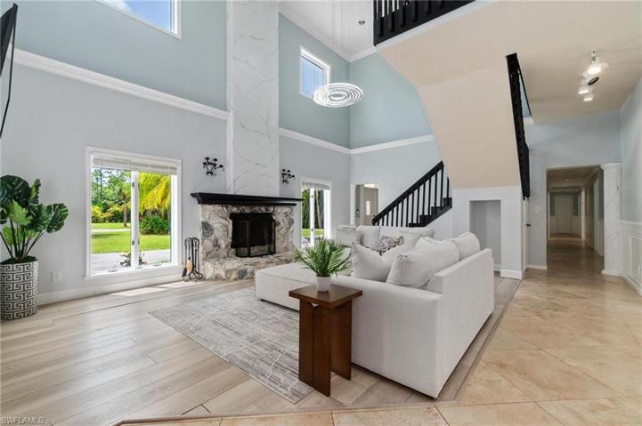 130 1st ST NW, NAPLES FL 34120