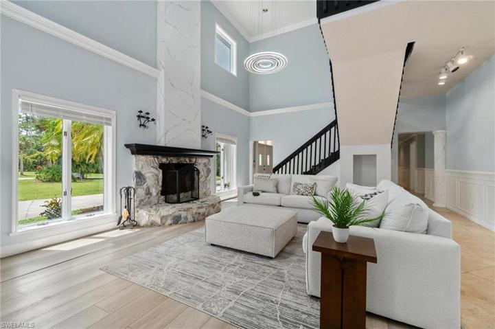 130 1st ST NW, NAPLES FL 34120