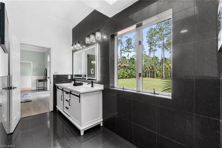 130 1st ST NW, NAPLES FL 34120