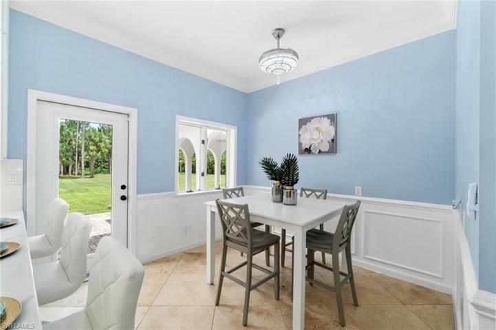 130 1st ST NW, NAPLES FL 34120