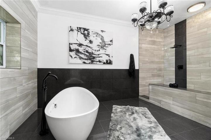 130 1st ST NW, NAPLES FL 34120