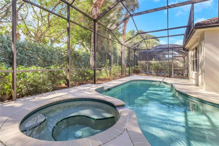 8864  Ventura  WAY, Naples, FL 34109