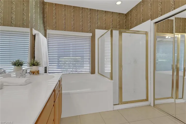 8864  Ventura  WAY, Naples, FL 34109
