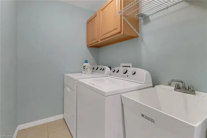 8864  Ventura  WAY, Naples, FL 34109