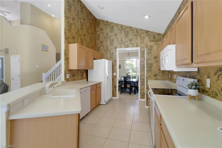 8864  Ventura  WAY, Naples, FL 34109