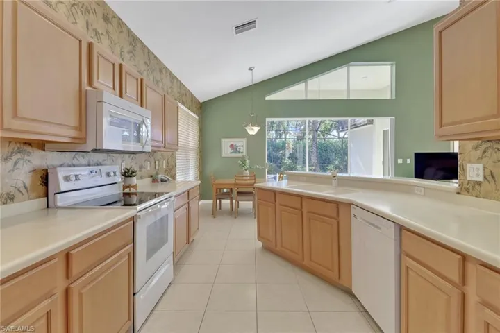 8864  Ventura  WAY, Naples, FL 34109