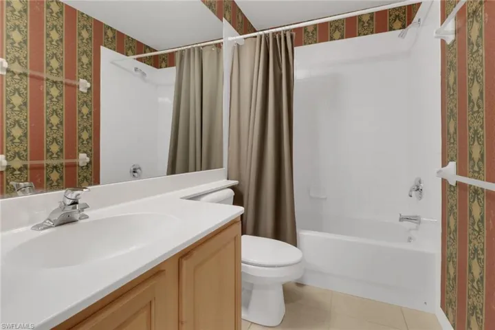 8864  Ventura  WAY, Naples, FL 34109