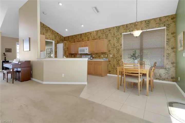 8864  Ventura  WAY, Naples, FL 34109