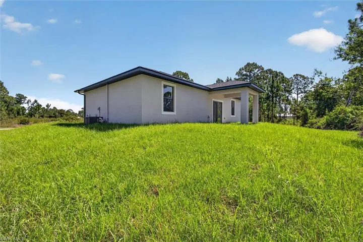 1130 Dutchess St E, Lehigh Acres, Florida 33974