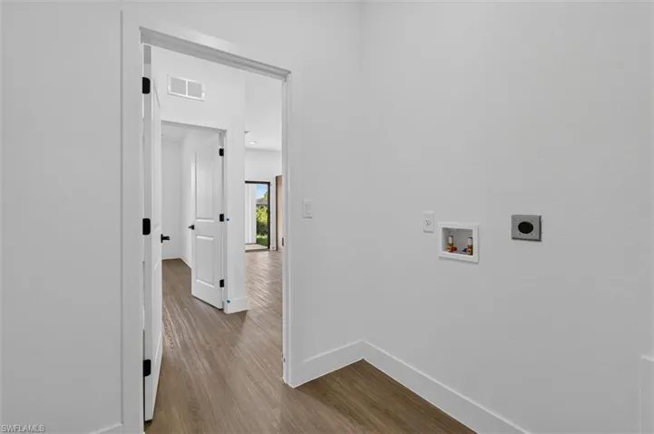 Dedicated laundry alcove with hookups
