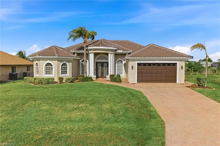 613 Se 4th Pl, Cape Coral, Florida 33990
