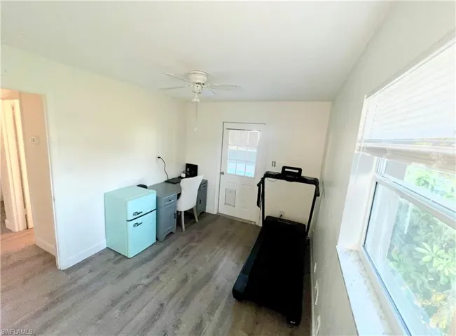 Additional Room/Office space/Den Area with Private Entrance