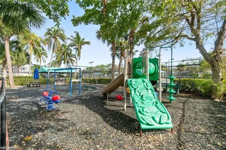 1182 Sweetwater Ln 1807, Naples, Florida 34110