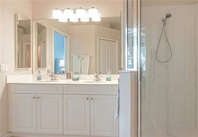 1182 Sweetwater Ln 1807, Naples, Florida 34110