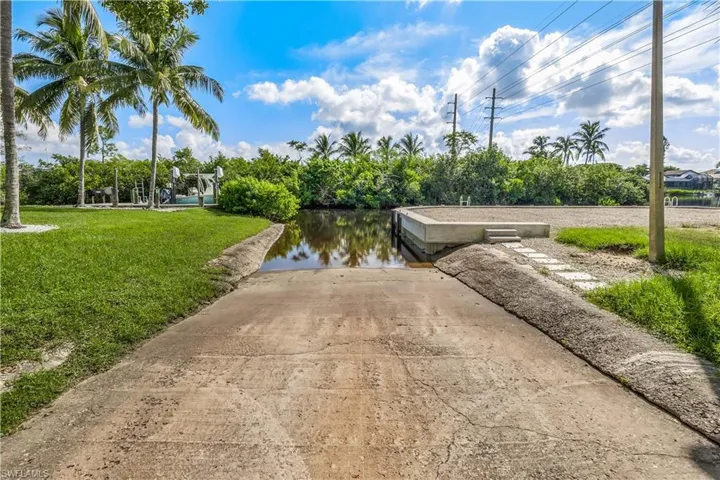 6054  Macbeth  LN, Fort Myers, FL 33908