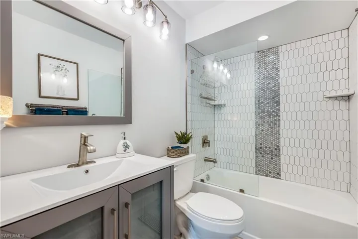 6054  Macbeth  LN, Fort Myers, FL 33908