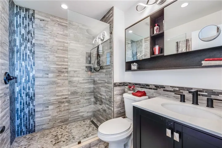 6054  Macbeth  LN, Fort Myers, FL 33908