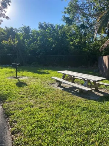 5294 Treetops Dr I-203, Naples, Florida 34113