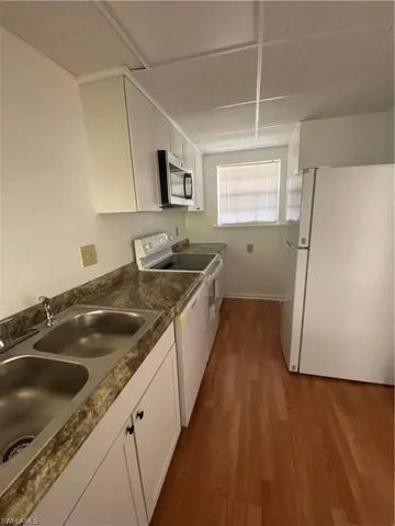 5294 Treetops Dr I-203, Naples, Florida 34113
