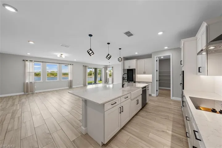 2038 Grove Dr, Naples, Florida 34120