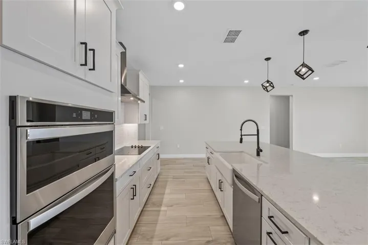 2038 Grove Dr, Naples, Florida 34120