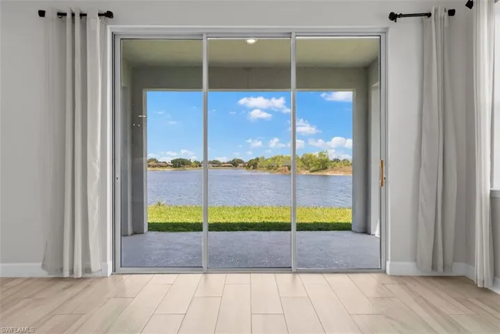 2038 Grove Dr, Naples, Florida 34120