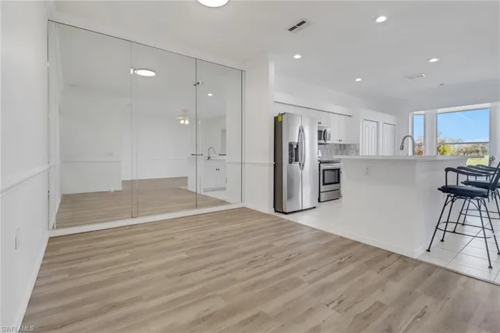 1677  Morning Sun LN E-22  , Naples, FL 34119
