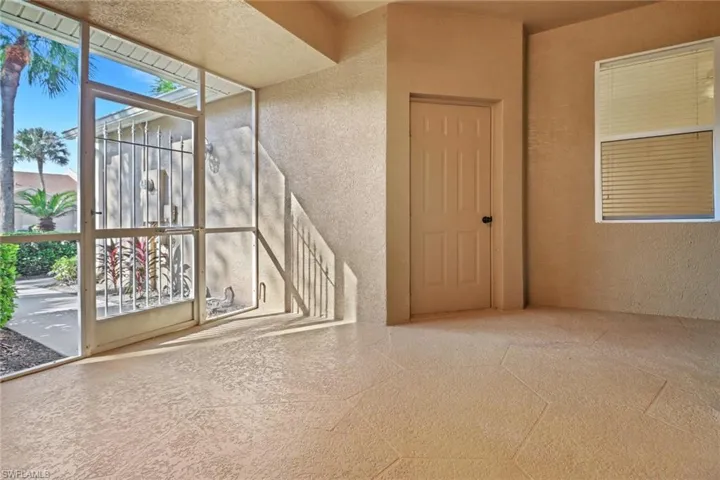 1677  Morning Sun LN E-22  , Naples, FL 34119