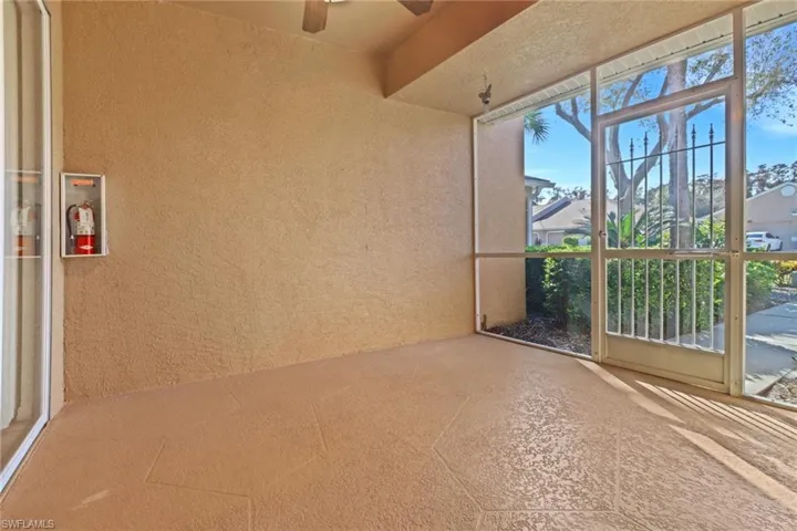 1677  Morning Sun LN E-22  , Naples, FL 34119
