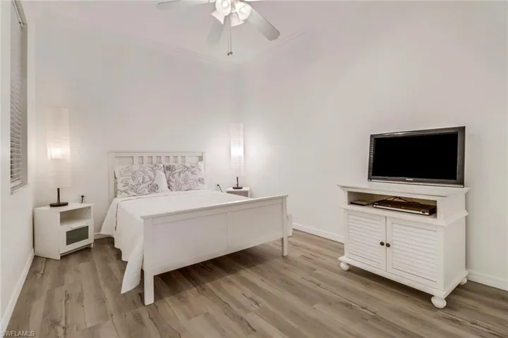1677  Morning Sun LN E-22  , Naples, FL 34119