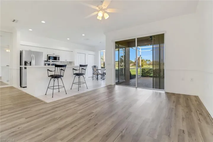 1677  Morning Sun LN E-22  , Naples, FL 34119