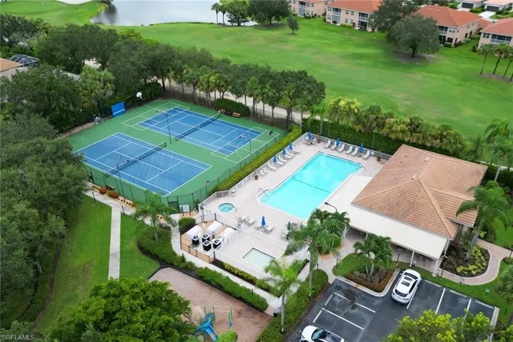 1677  Morning Sun LN E-22  , Naples, FL 34119