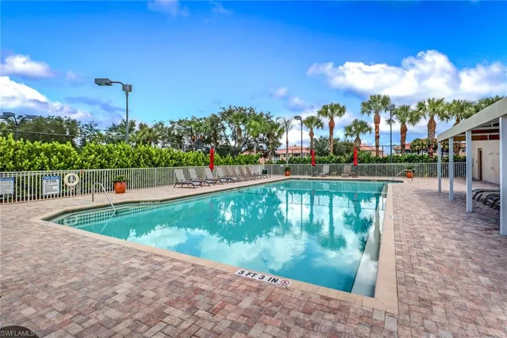 1677  Morning Sun LN E-22  , Naples, FL 34119