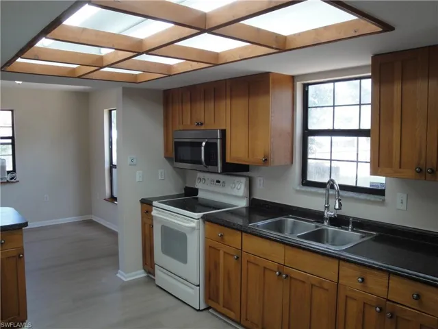 279  Hubbard  AVE, North Fort Myers, FL 33917