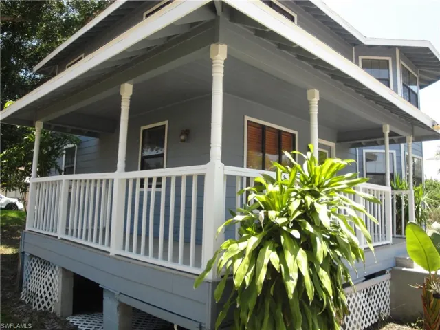 279  Hubbard  AVE, North Fort Myers, FL 33917
