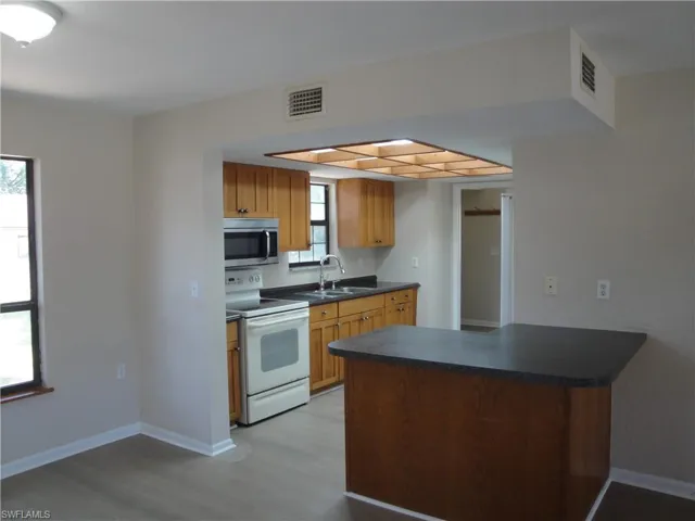 279  Hubbard  AVE, North Fort Myers, FL 33917