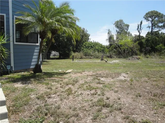 279  Hubbard  AVE, North Fort Myers, FL 33917