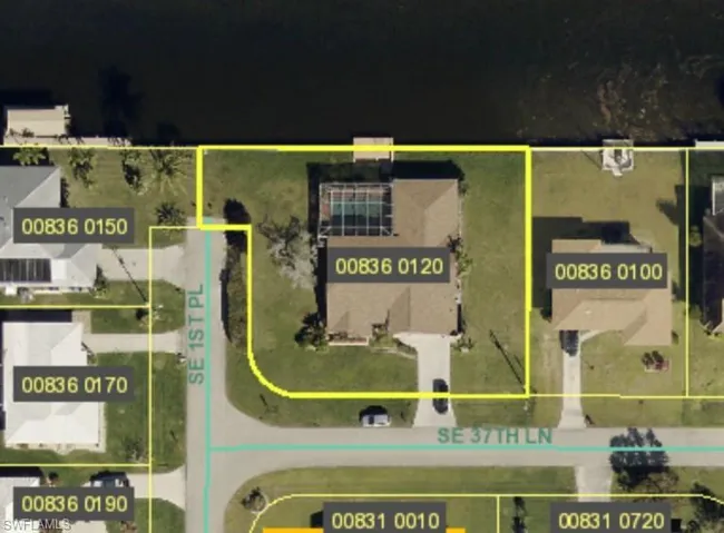 Property Line for 203 SE 37th Ln